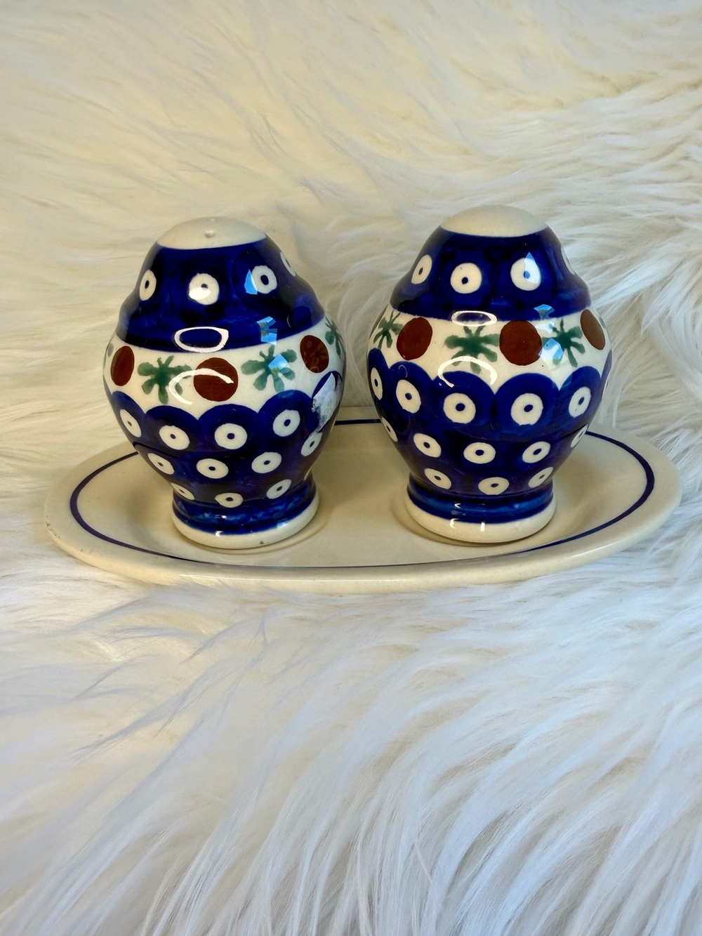 Boleslawiec Polish Stoneware Pottery Salt and Pepper Shaker Set with Tray